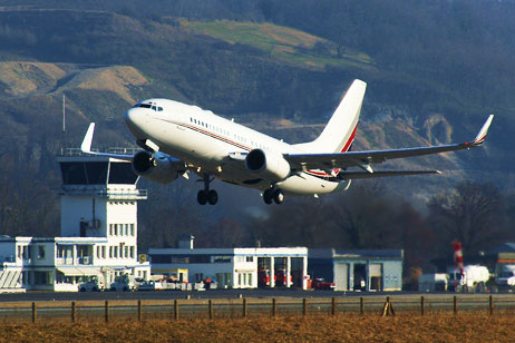 איך לחסוך (הרבה) כסף בטיול לחו"ל