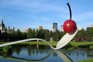 טיסות במחלקת תיירים פרימיום למיניאפוליס