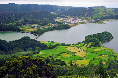 טיסות במחלקת תיירים פרימיום לסאו מיגל